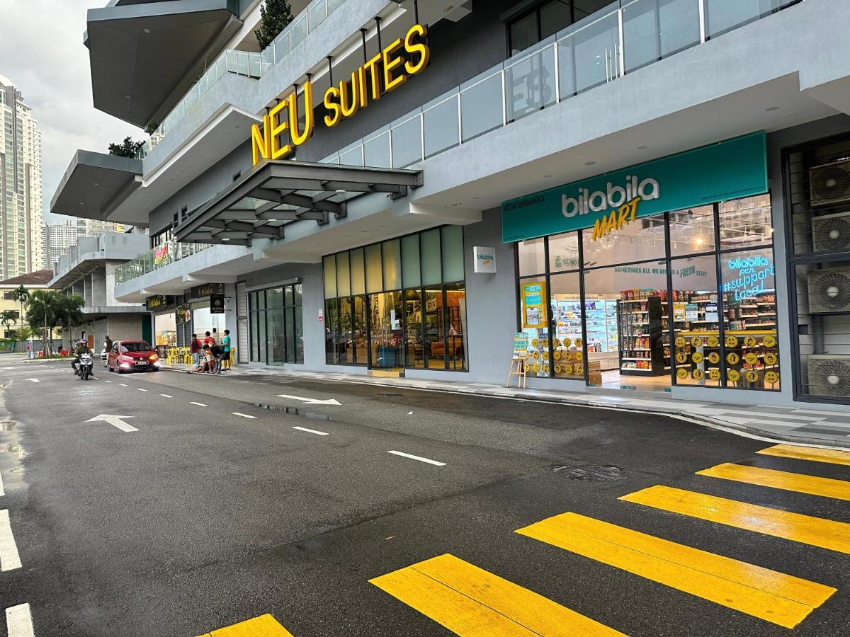 Couple At Neu Near Gleneagles Apartment Kuala Lumpur